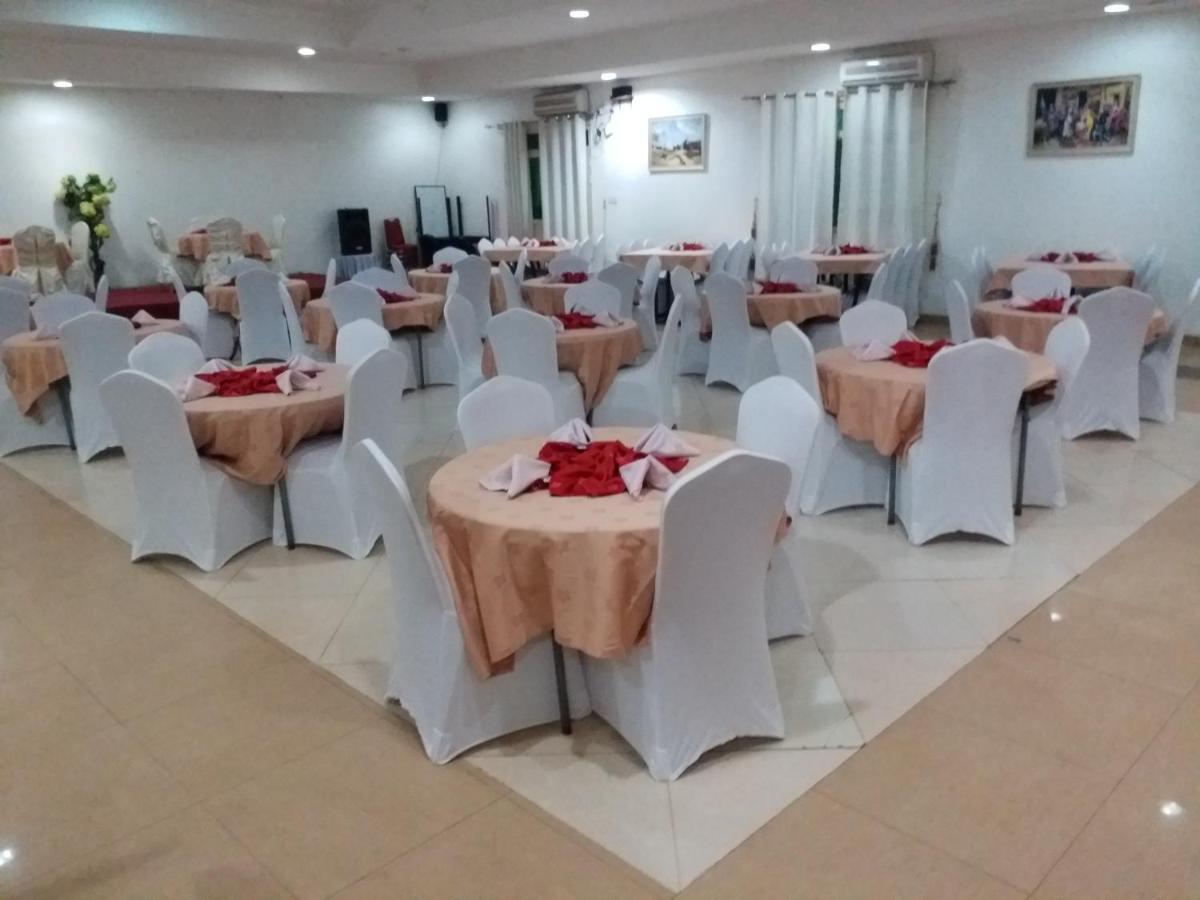 Quality Hotel Джуба Экстерьер фото